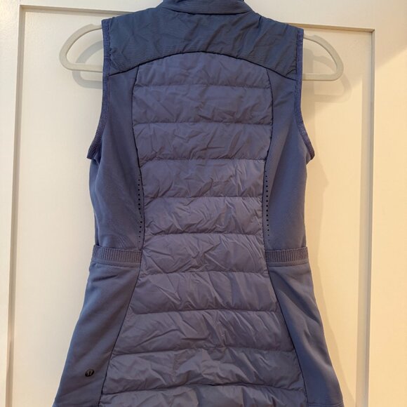 NWT Lululemon Down for it all Vest, SZ 4 Periwinkle - Picture 2 of 4